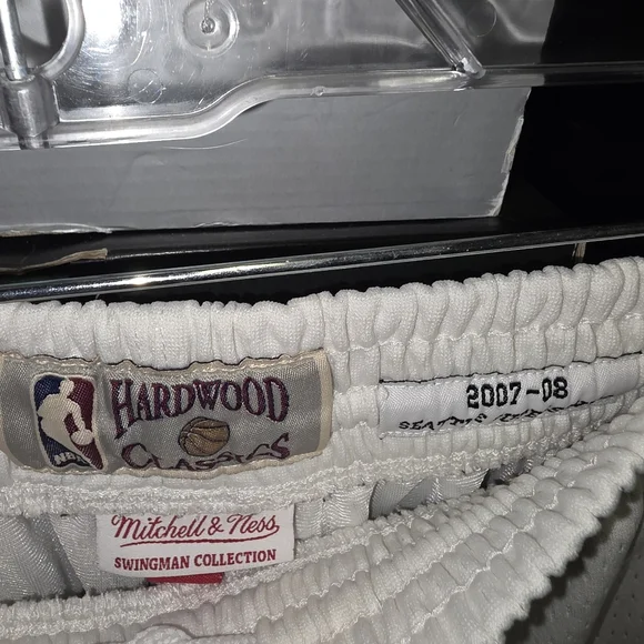 Mitchell & Ness Seattle Supersonics Shorts - Picture 4 of 5